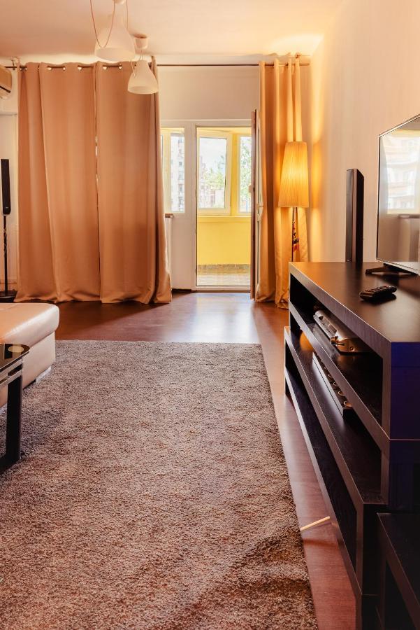 Comfy Apartment With Private Parking And Netflix Бухарест Экстерьер фото