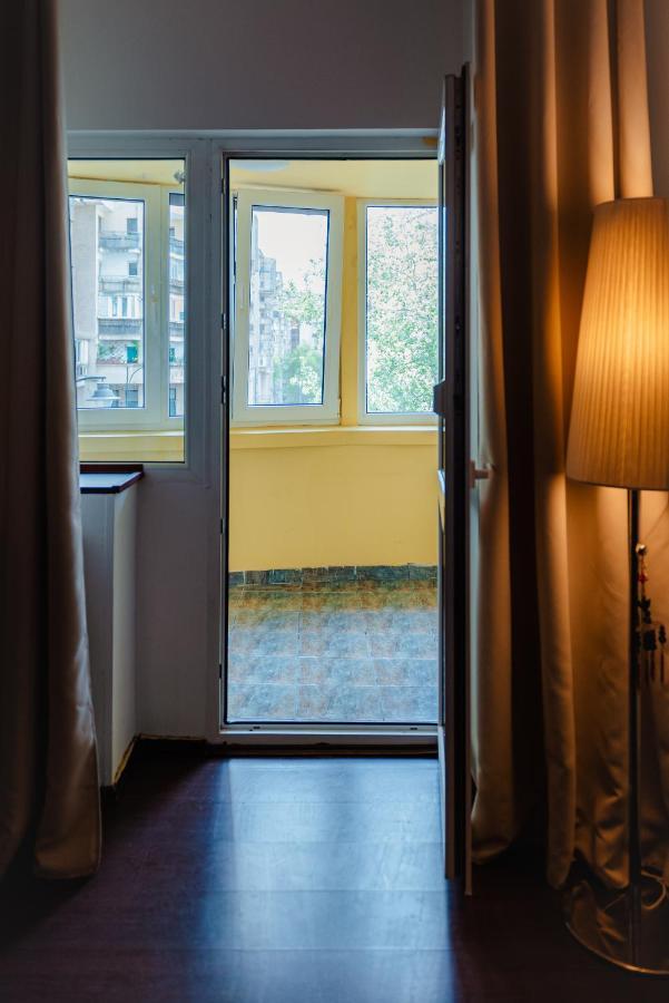 Comfy Apartment With Private Parking And Netflix Бухарест Экстерьер фото