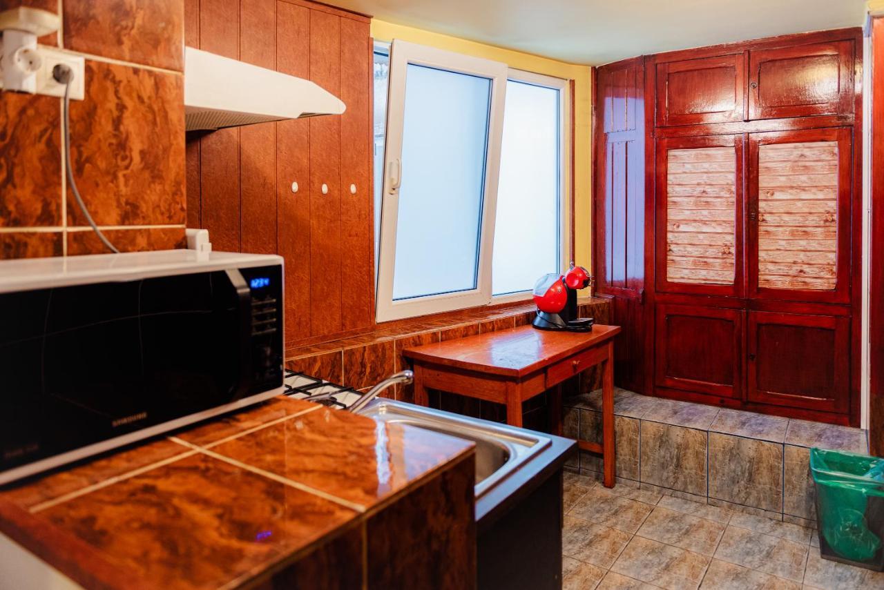 Comfy Apartment With Private Parking And Netflix Бухарест Экстерьер фото
