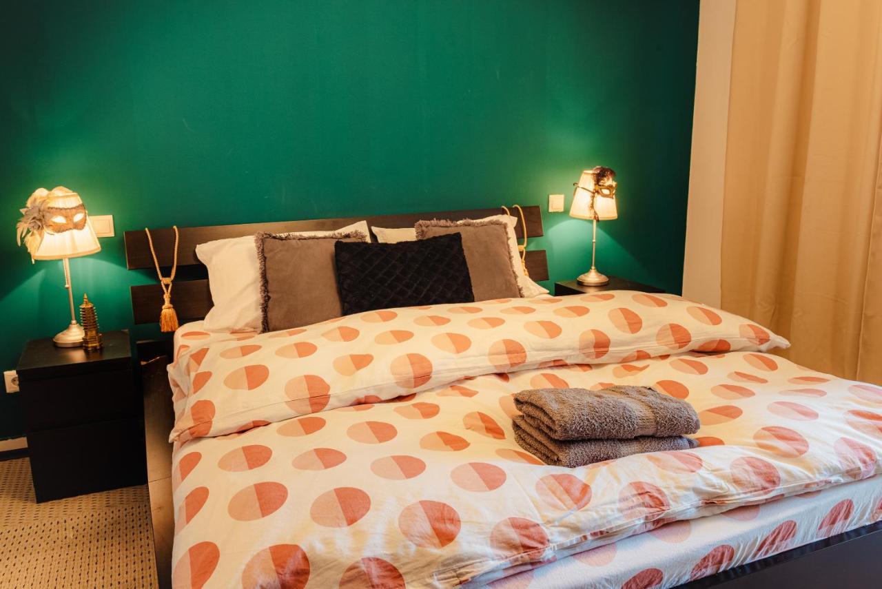 Comfy Apartment With Private Parking And Netflix Бухарест Экстерьер фото