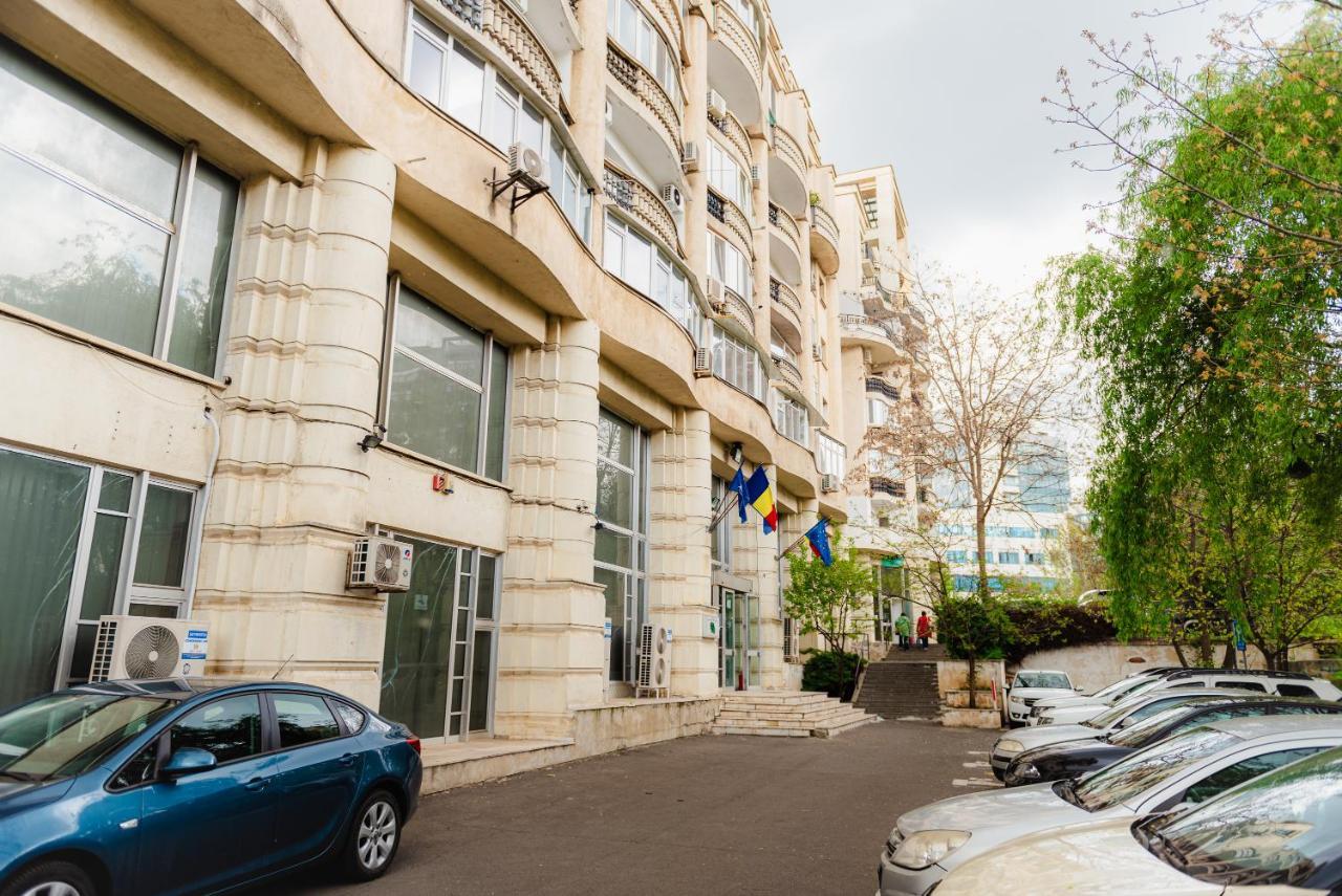Comfy Apartment With Private Parking And Netflix Бухарест Экстерьер фото