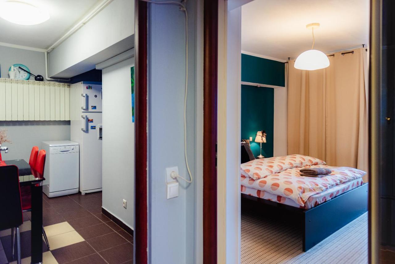 Comfy Apartment With Private Parking And Netflix Бухарест Экстерьер фото