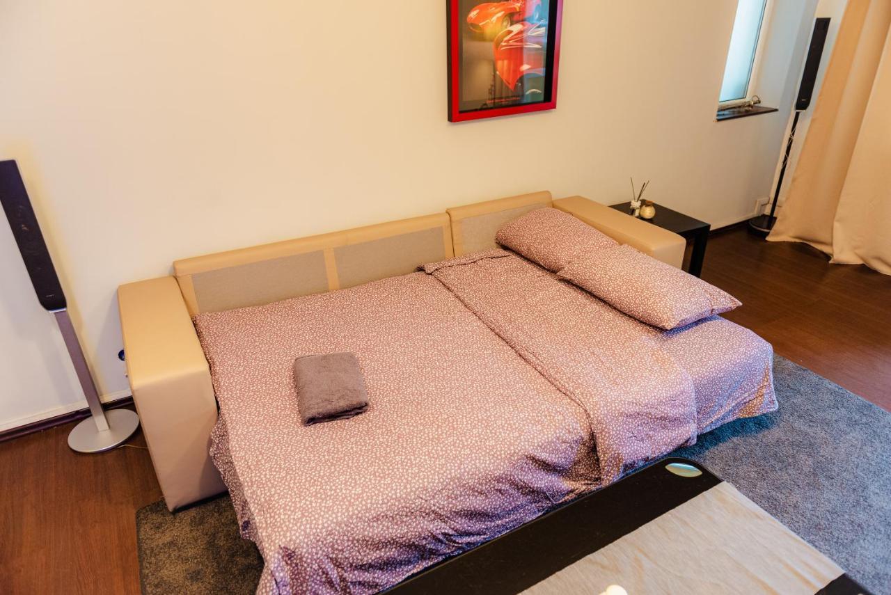 Comfy Apartment With Private Parking And Netflix Бухарест Экстерьер фото